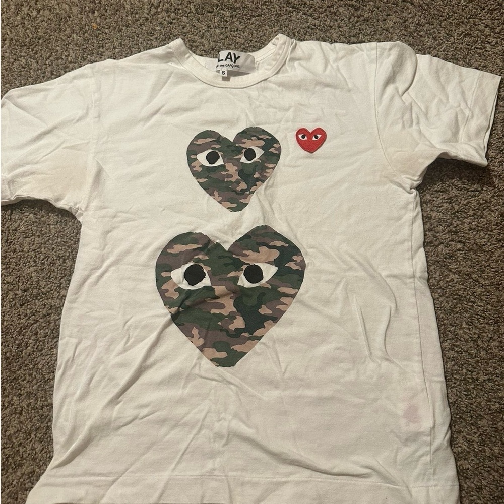 PLAYBOY White Tee with Camo and Red Heart Design